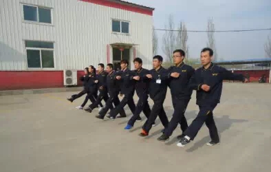 www.sywanfu.com 軍訓(xùn)，萬(wàn)孚潤(rùn)滑油